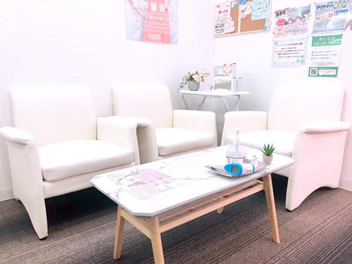 キレミカ 八戸店の待合室