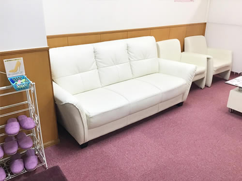 恋肌 熊本下通店の待合室